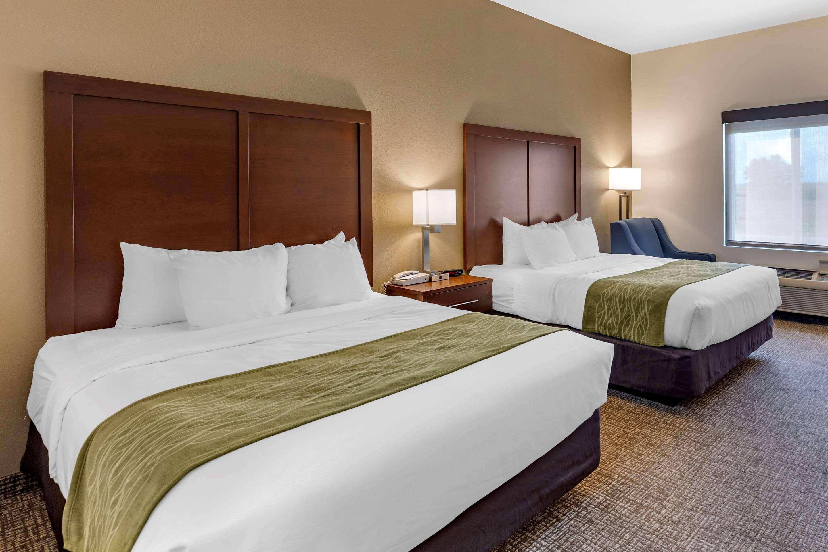 Comfort Inn & Suites Greenville I-70 Ngoại thất bức ảnh