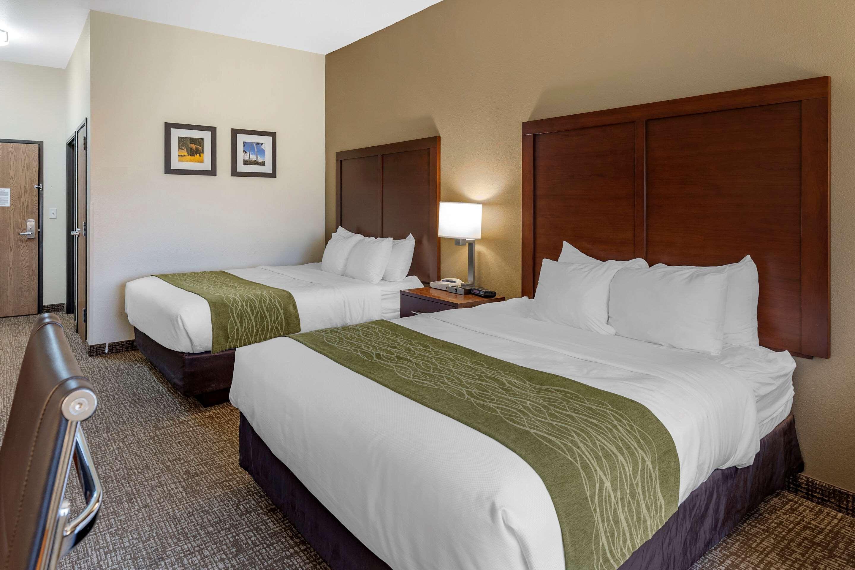 Comfort Inn & Suites Greenville I-70 Ngoại thất bức ảnh