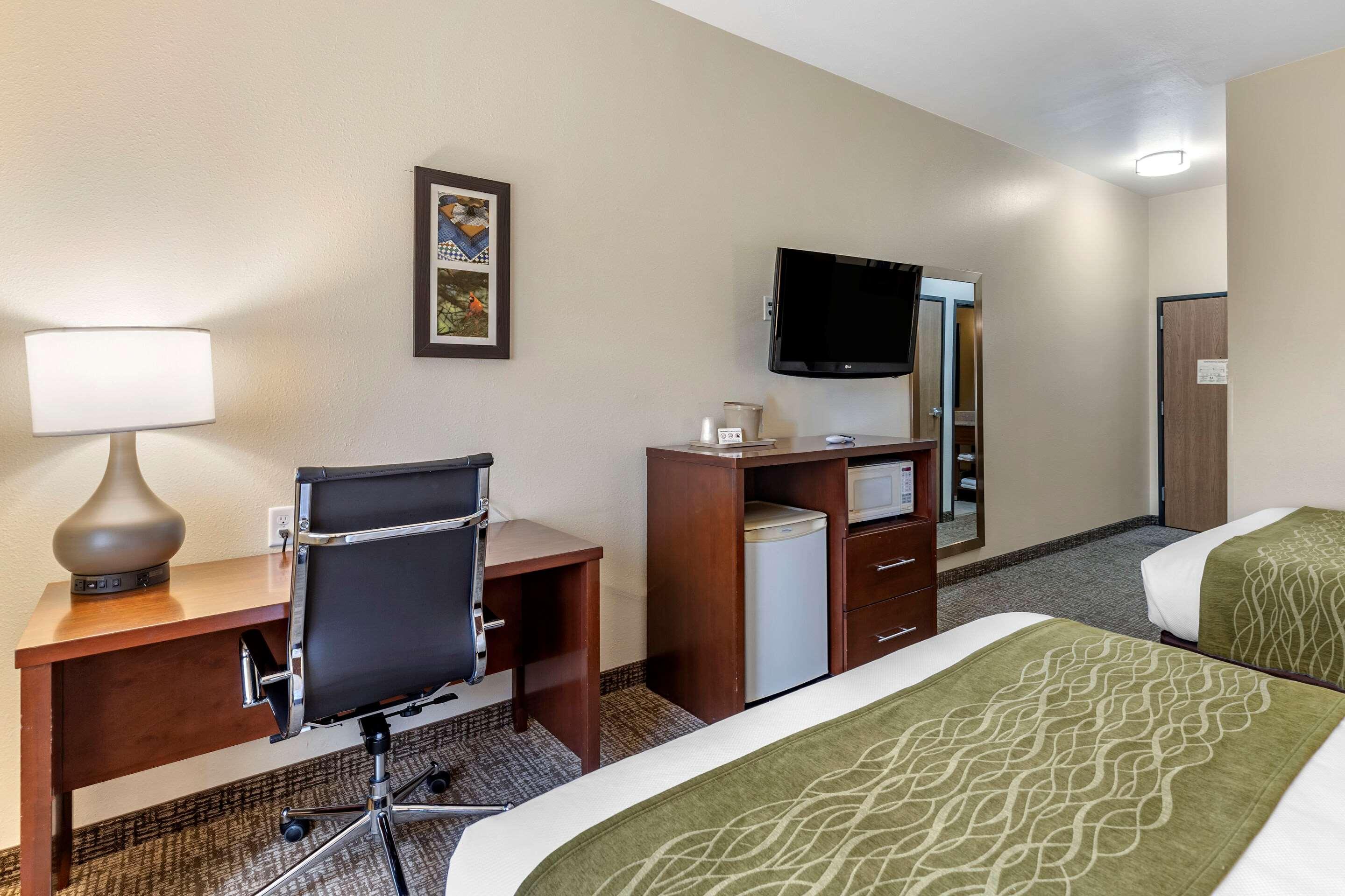 Comfort Inn & Suites Greenville I-70 Ngoại thất bức ảnh