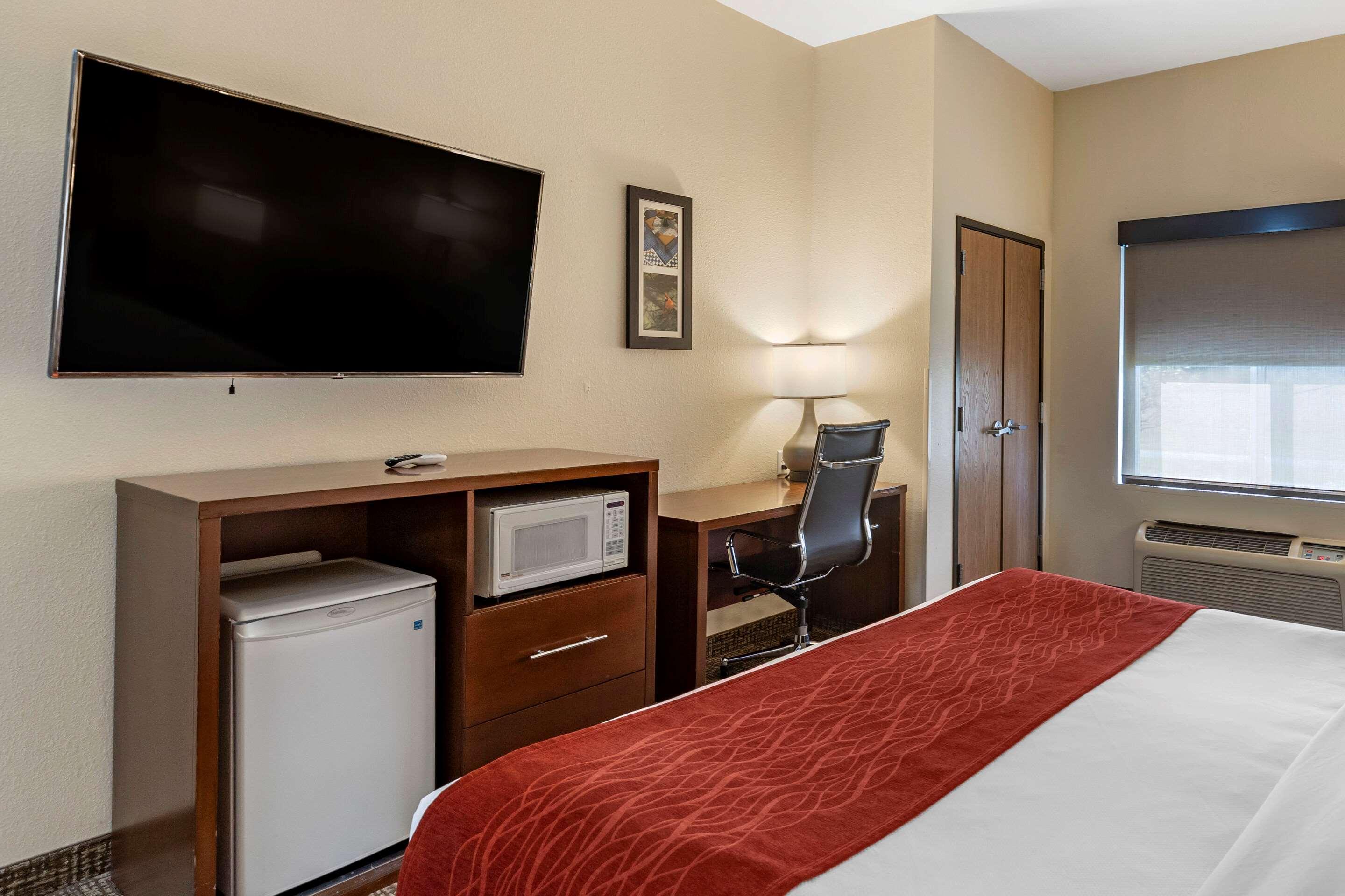 Comfort Inn & Suites Greenville I-70 Ngoại thất bức ảnh