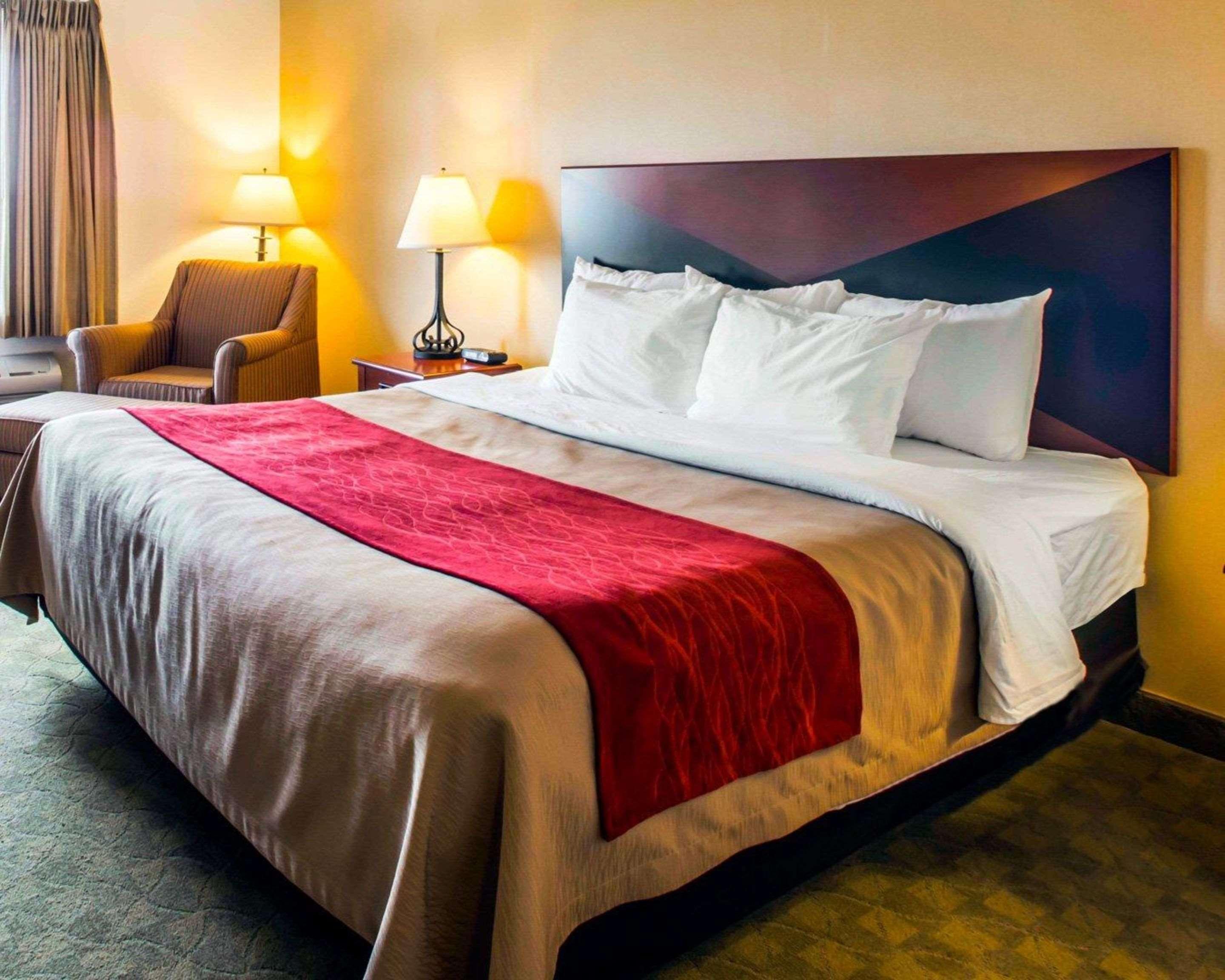 Comfort Inn & Suites Greenville I-70 Ngoại thất bức ảnh