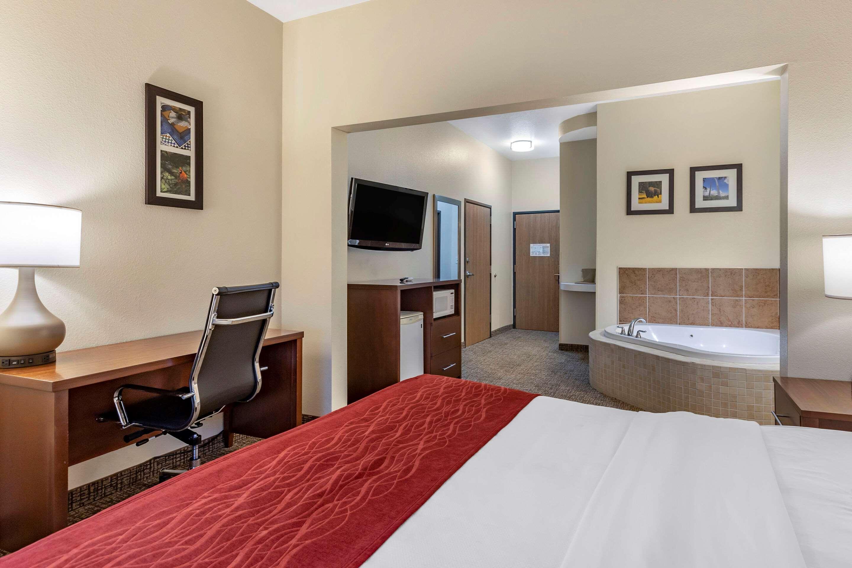 Comfort Inn & Suites Greenville I-70 Ngoại thất bức ảnh