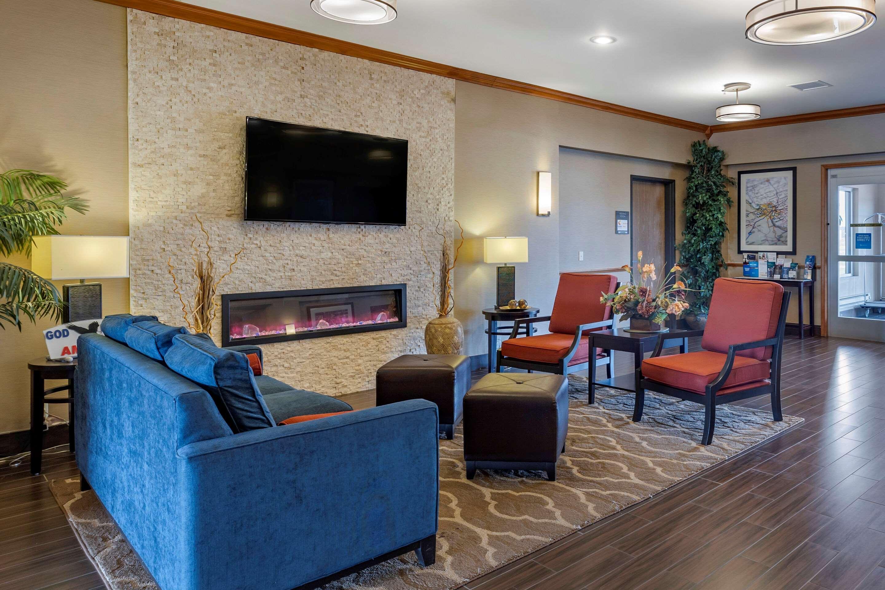 Comfort Inn & Suites Greenville I-70 Ngoại thất bức ảnh