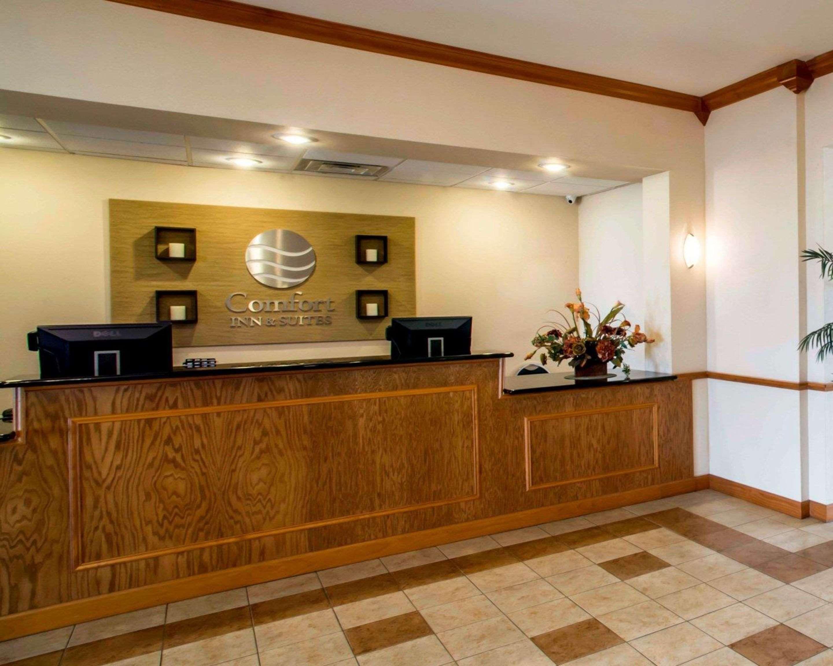 Comfort Inn & Suites Greenville I-70 Ngoại thất bức ảnh