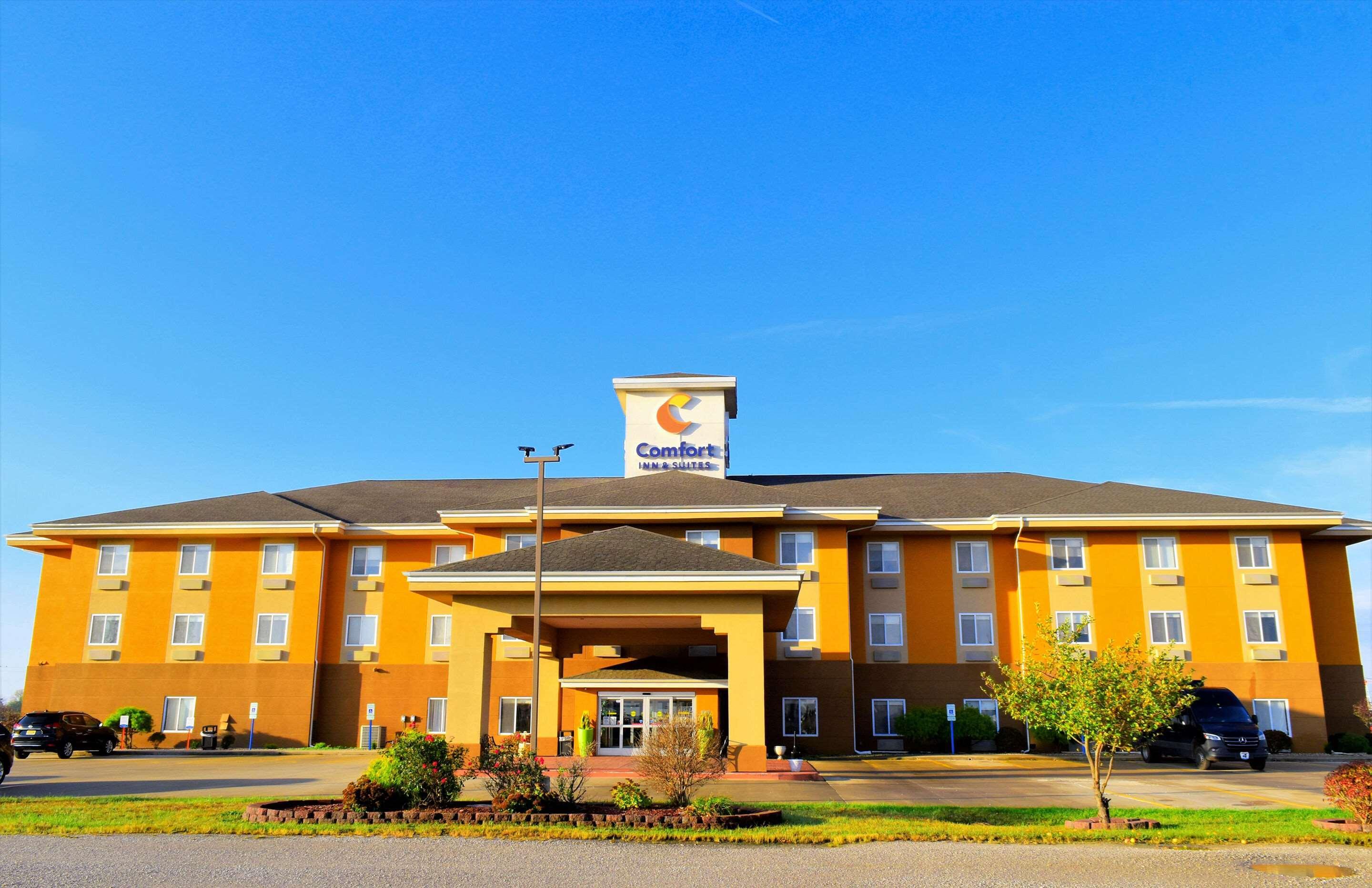 Comfort Inn & Suites Greenville I-70 Ngoại thất bức ảnh