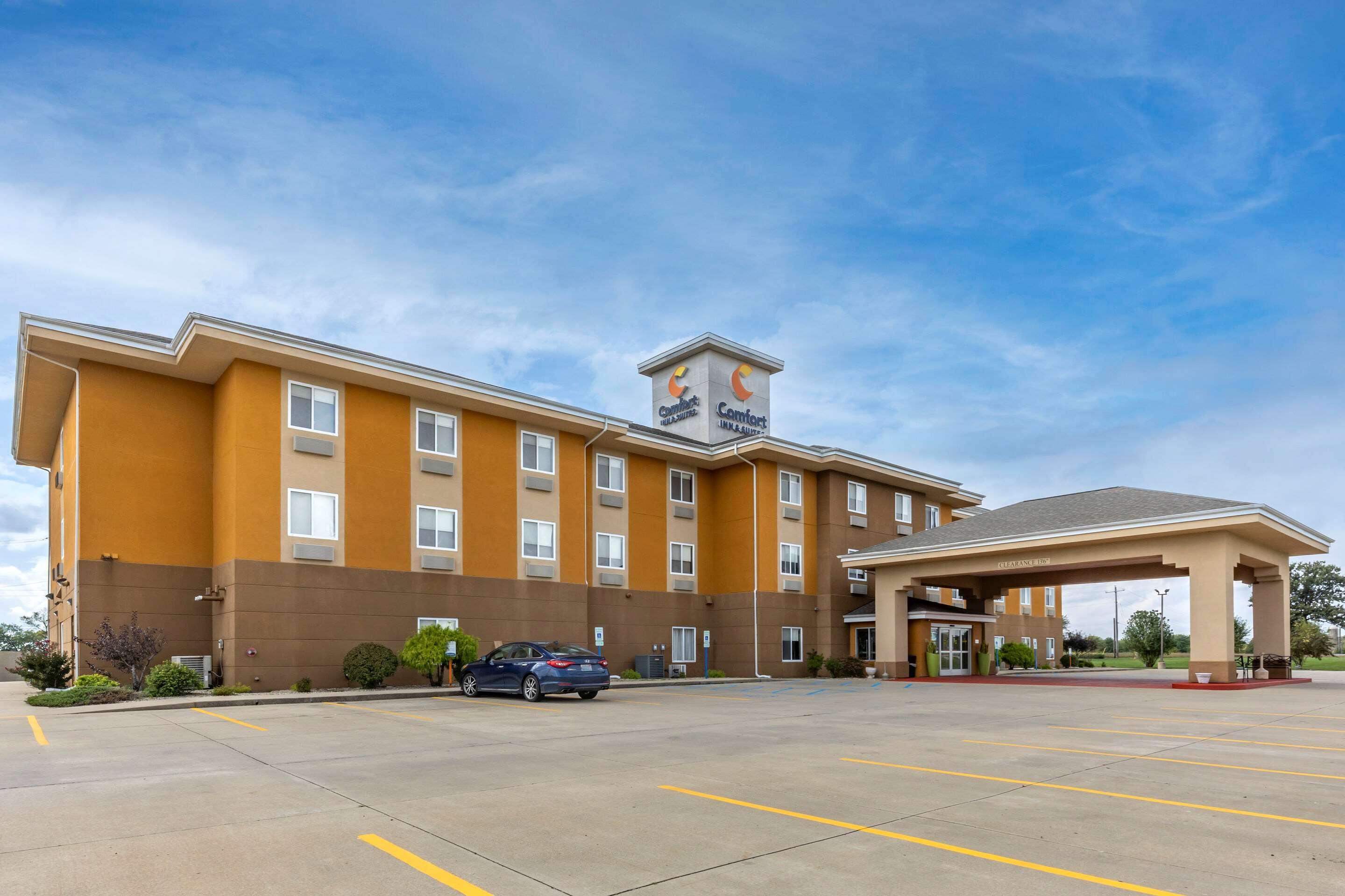 Comfort Inn & Suites Greenville I-70 Ngoại thất bức ảnh