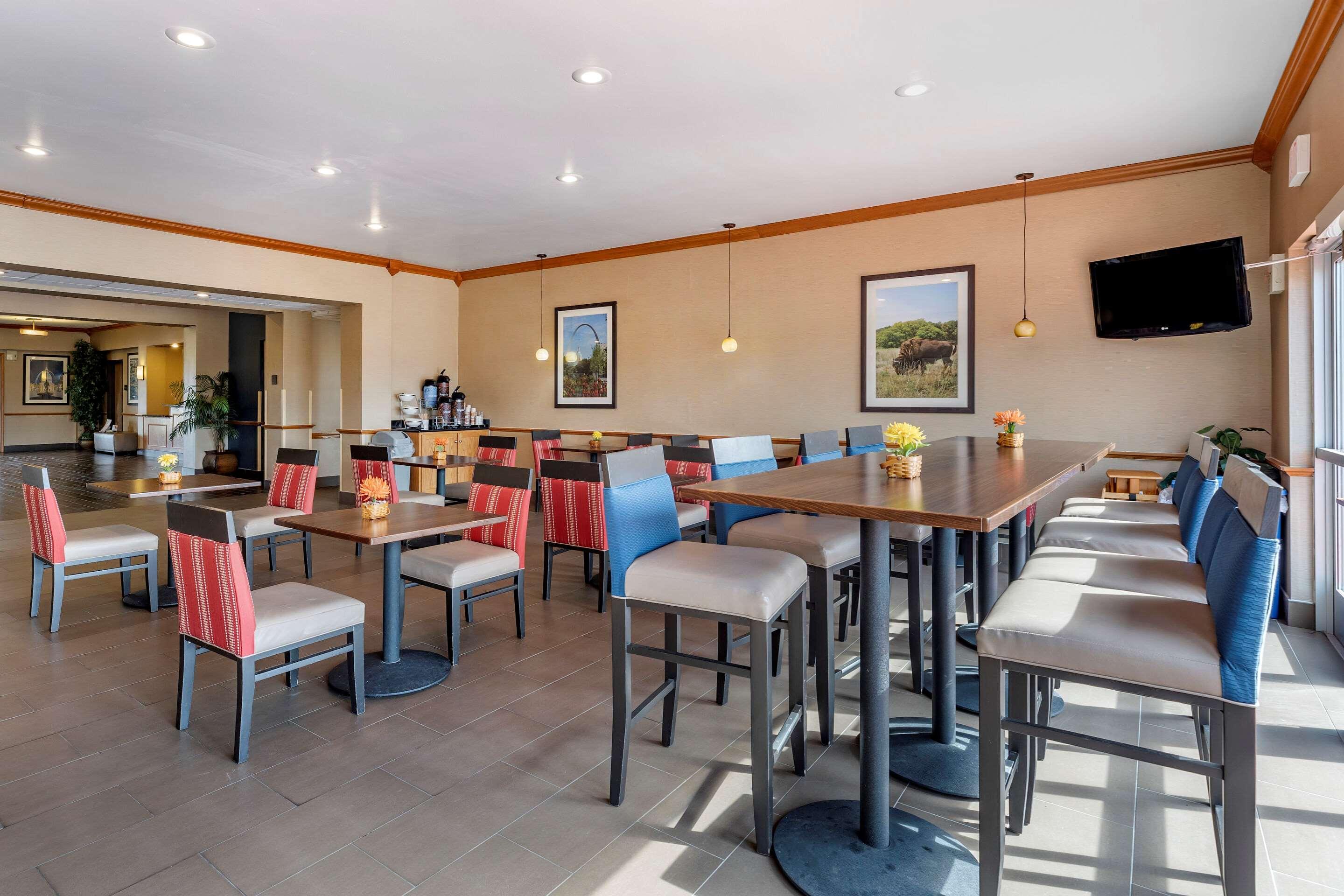 Comfort Inn & Suites Greenville I-70 Ngoại thất bức ảnh